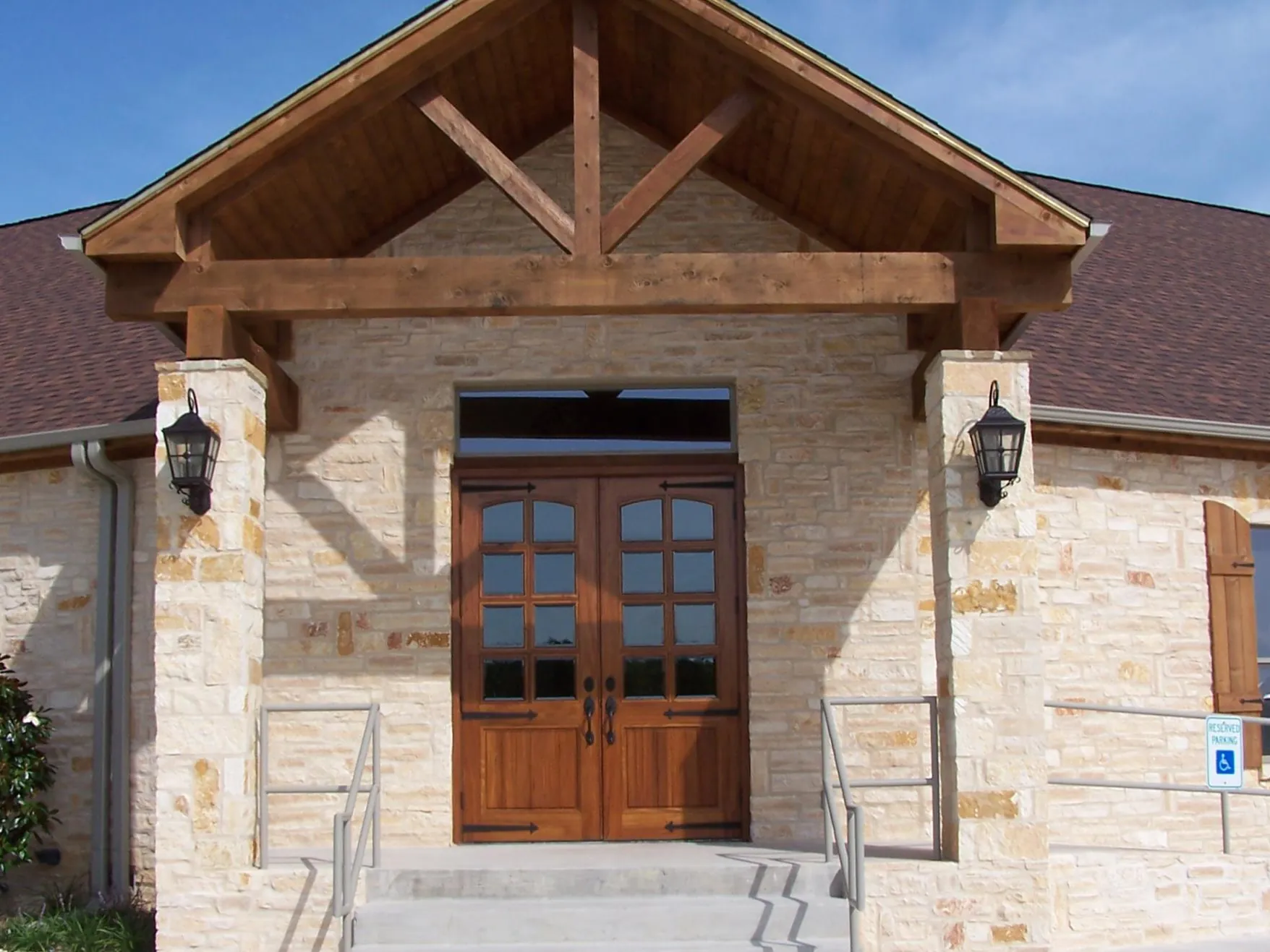 El consultorio de Grinview Smiles en Grandview, Texas