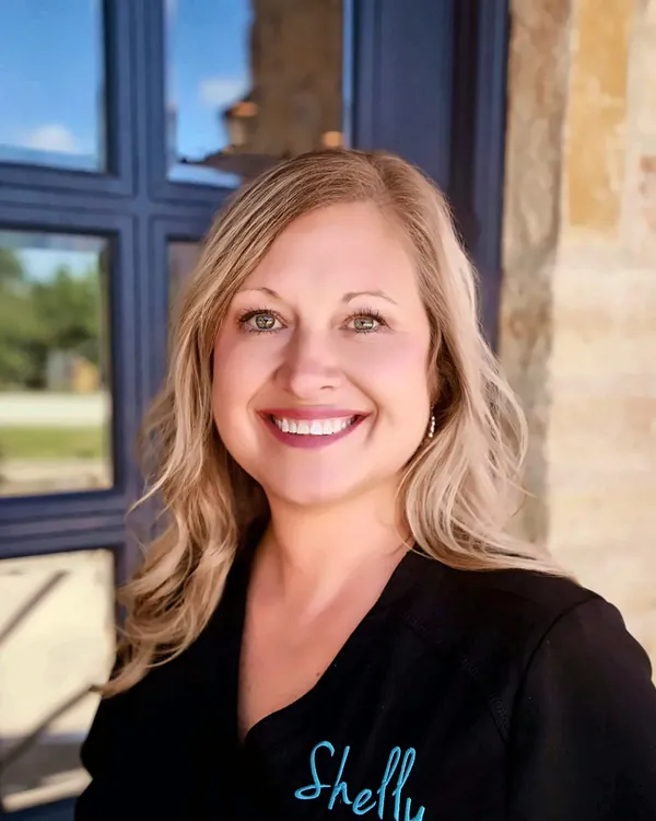 Shelly Foit, Higienista Dental Registrada